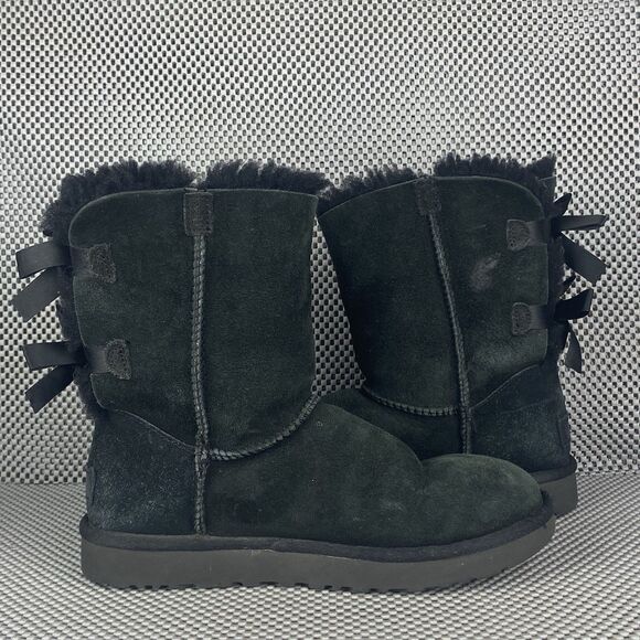 UGG Bailey Bow II Boots Womens Size 7 Black Leather Sheepskin Pull On Winter - Picture 3 of 12